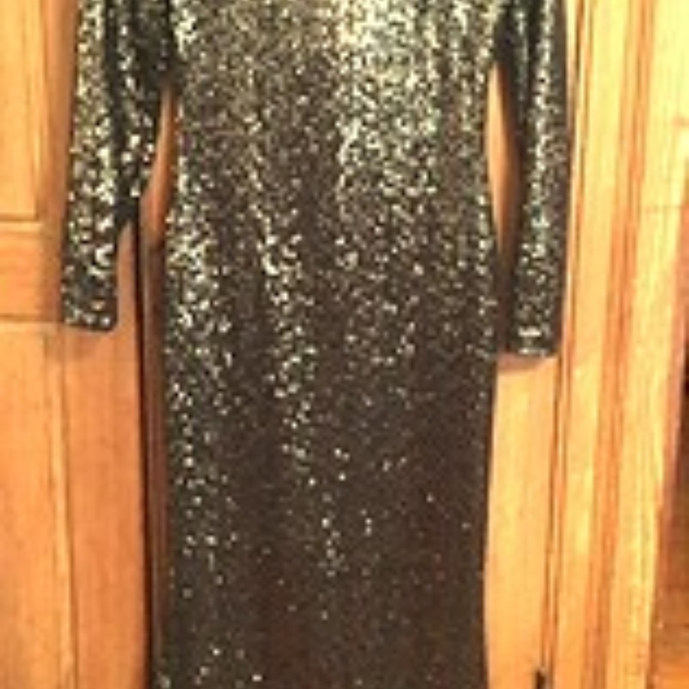 SIZE 4 CALVIN KLEIN FORMAL in Women